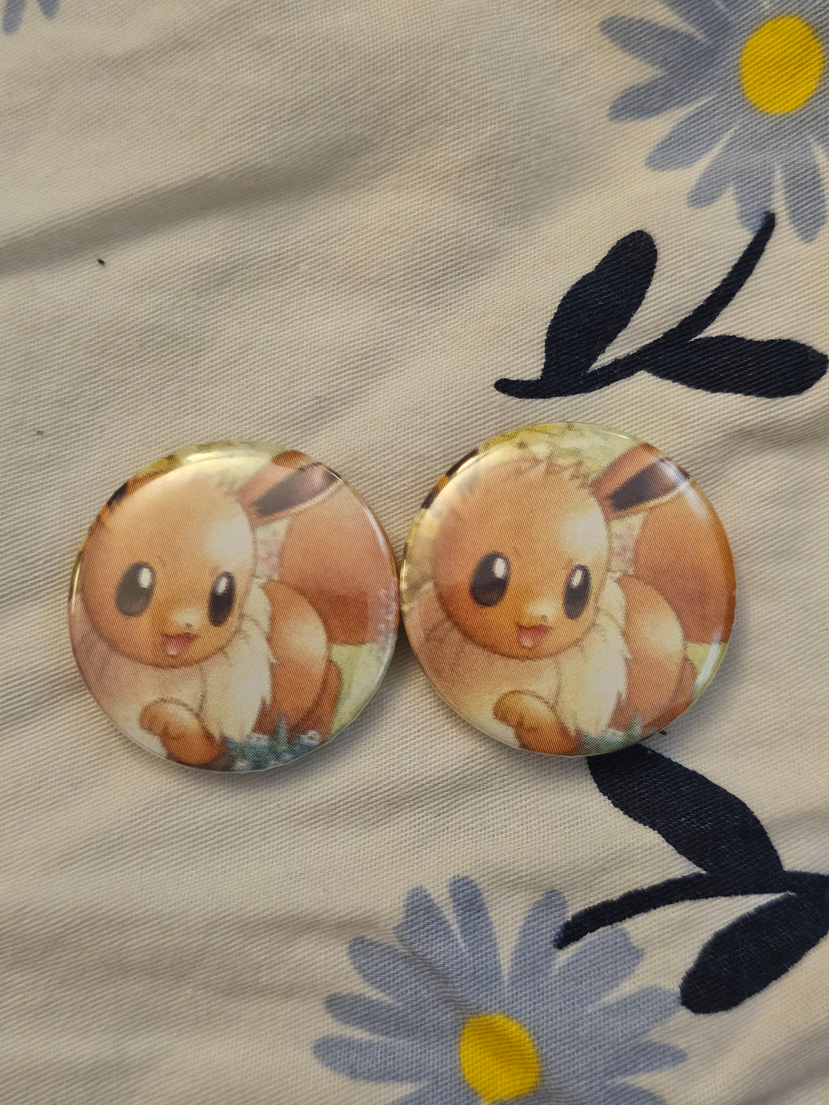 1.25" fluffy fox button pins