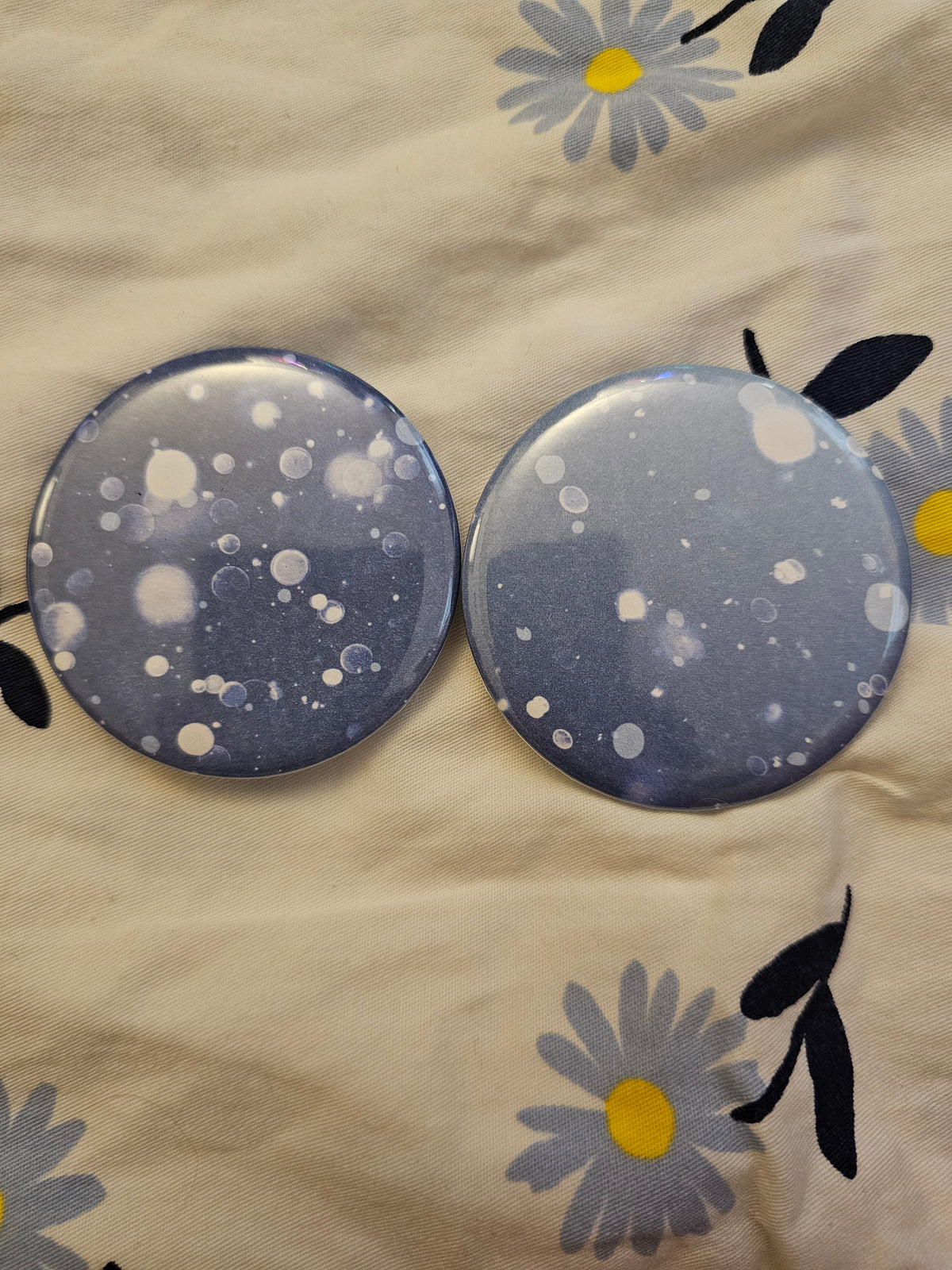 2.25" bubble blues button pin